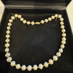 Pearl and 14kt yellow gold necklace
